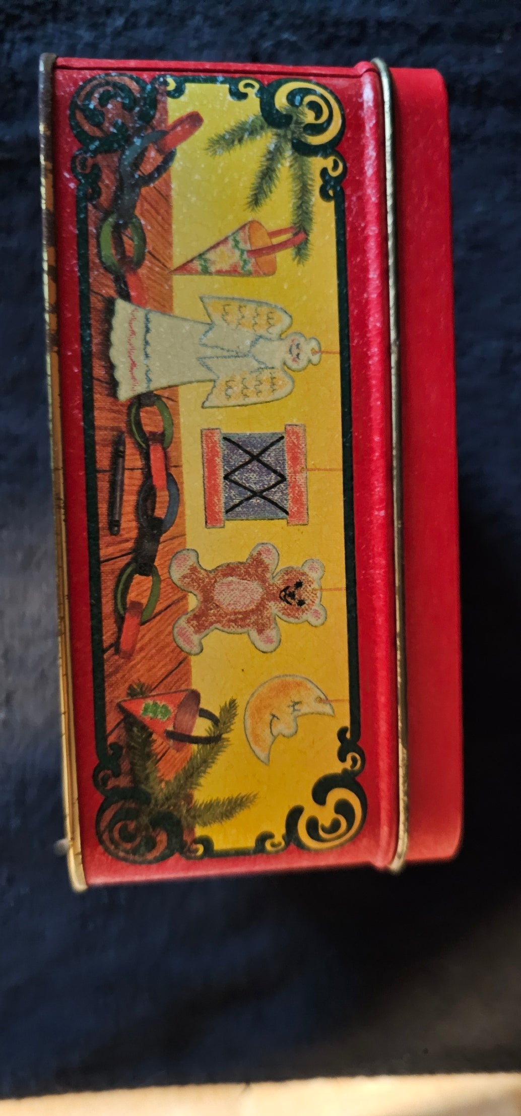 1992 Crayola Holiday tin box